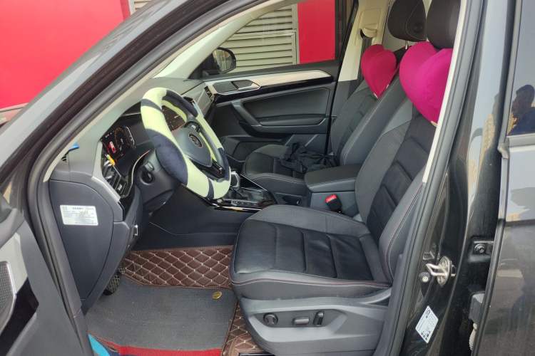 Used Volkswagen Tayron 2021 330TSI Two-Wheel-Drive 3rd Anniversary Limited Edition Left Front Seat