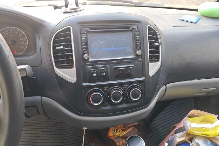 Used FORTHING Lingzhi 2014 V3 1.5L 7-Seater Luxury Model
