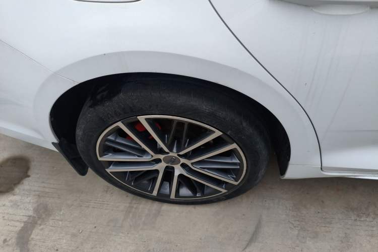 Used Geely Auto Preface 2021 Revised Version 2.0TD Luxury Edition Right Rear Wheel Hub