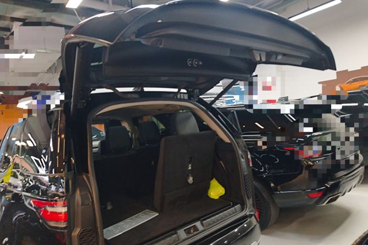 Used Land Rover Discovery 2020 3.0 SC V6 30th Anniversary Special Edition Trunk