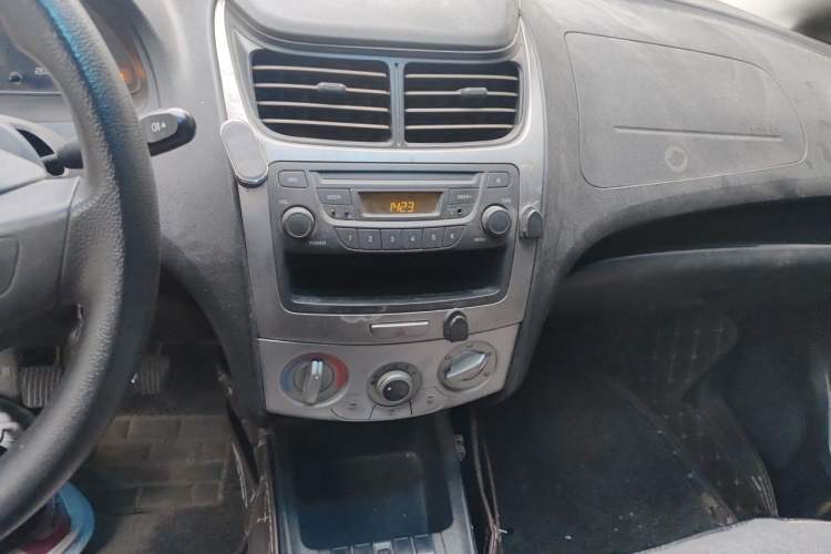 Used Chevrolet Sail 2013 Sedan 1.2L Manual Fashionable Happiness Edition
