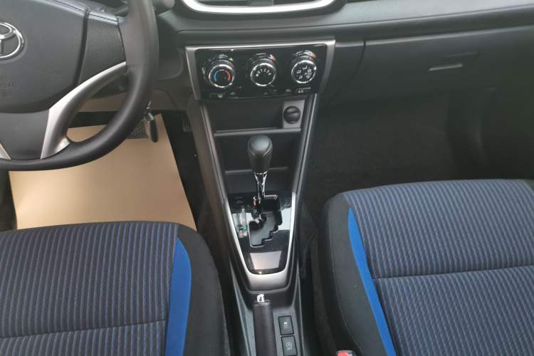 Used Toyota YARiS L Zhi Xuan 2016 Revised Version 1.5G CVT with Dynamic Sunroof