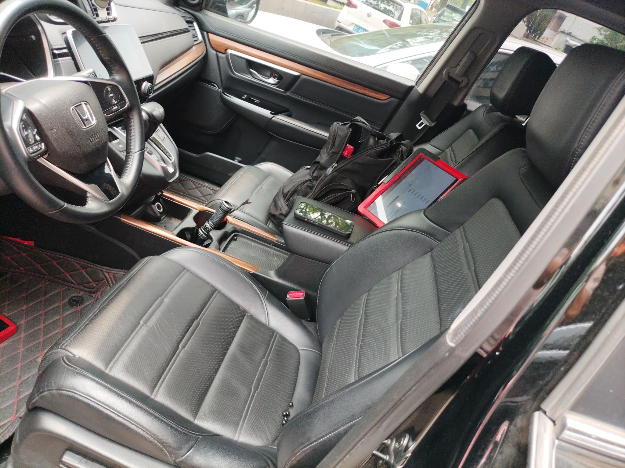 Переднее сиденье в автомобиле