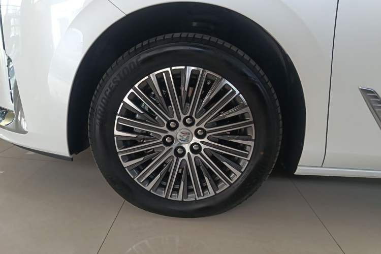 Used Buick GL8 New Energy 2024 Lu Zun Deluxe Edition 7-Seater