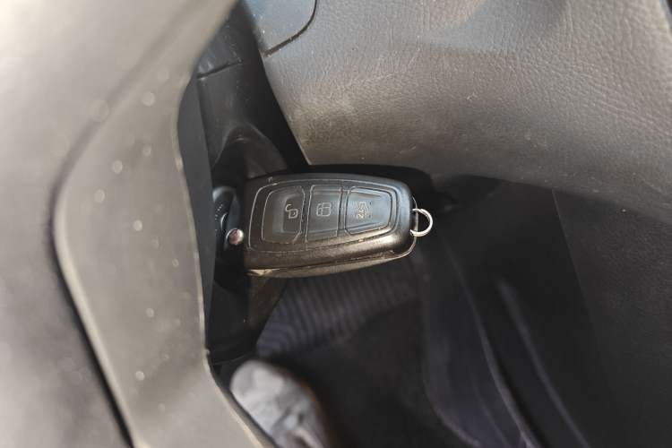 Used Ford Focus 2012 Sedan 1.6L Automatic Fashion Edition Vehicle Key