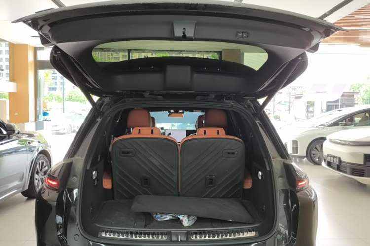 Used Li Auto L8 2023 Pro Model
