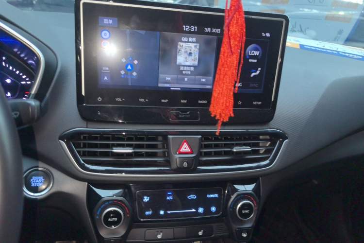 Used Hyundai Lafesta 2019 280TGDi Smart Speed Version China VI Standard Audio And AC Panel