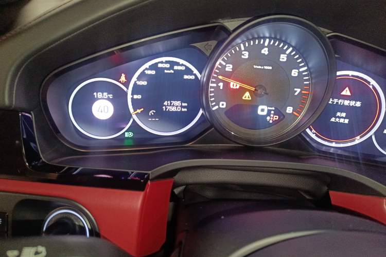 Used Porsche Cayenne 2020 Cayenne S Coupé 2.9T Odometer Close Up