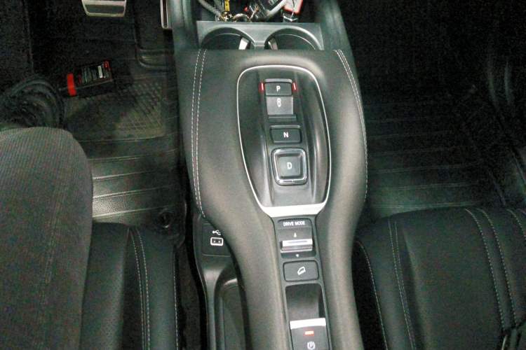 Used Honda ZR-V 2023 2.0L eHEV Sharp - Deluxe Edition Gear Lever