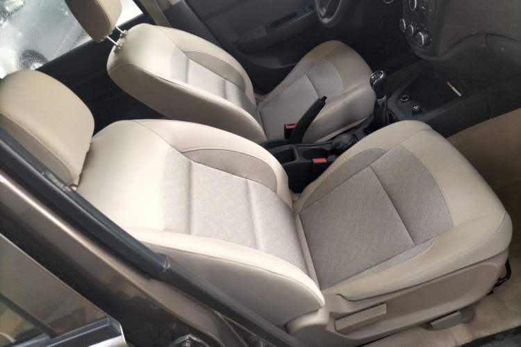 Used Wuling Hongguang 2014 1.5L S Standard Version Right Front Seat
