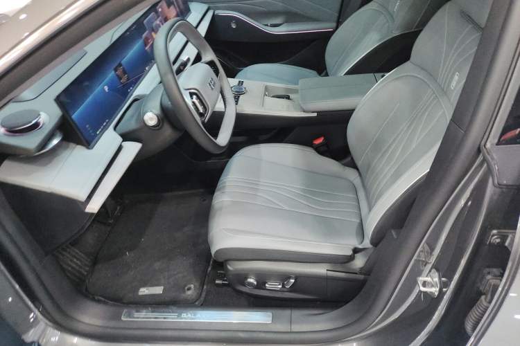 Used Geely Galaxy E8 2024 550 km Range Rear-Drive MAX
