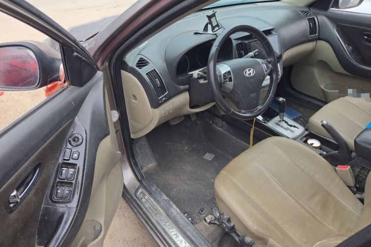 Used Hyundai Celesta 2011 1.6L Automatic Luxury Version Driver Seat