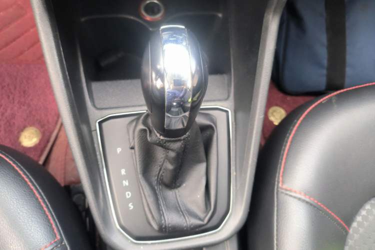 Used Volkswagen Santana 2017 Haval H9 1.6L Automatic Comfort Edition Gear Lever