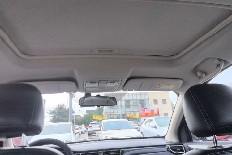 Used Dongfeng Fengon 580 2016 1.5T Manual Luxury Edition
