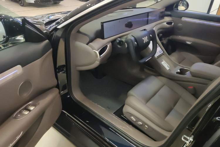 Used IM L6 2025 Ultra Model
