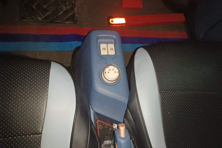 Used Dongfeng Fengon MINIEV 2022 Candy-Style Marshmallow Gear Lever