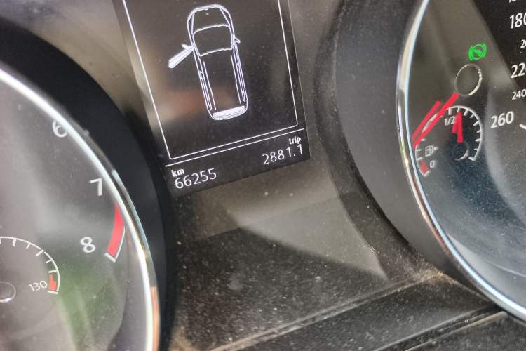 Used Volkswagen Touran 2016 Volkswagen Touran L 280TSI DSG Comfort Edition
