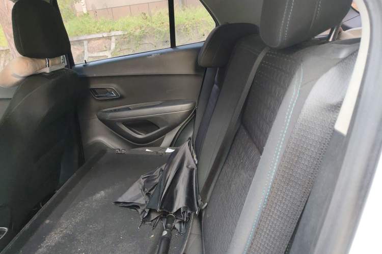 Used Chevrolet Trax 2016 1.4T Automatic Two-Wheel Drive Comfort Version with Sunroof Left Rear Seat