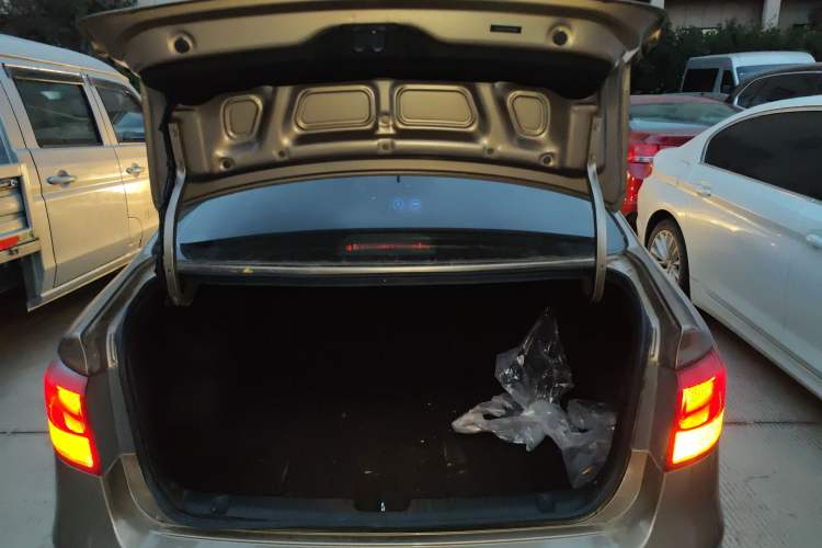 Used Kia K2 2015 Sedan 1.4L Automatic GLS
