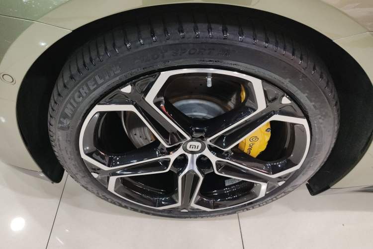 Used Xiaomi Auto SU7 2024 Four-Wheel Drive Ultra-Long Range Advanced Intelligent Driving Max Edition