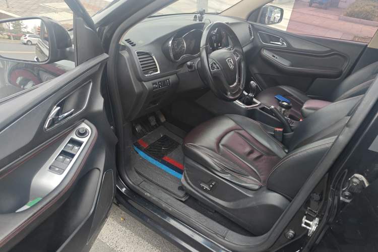 Used Baojun 560 2015 1.8L manual luxury version