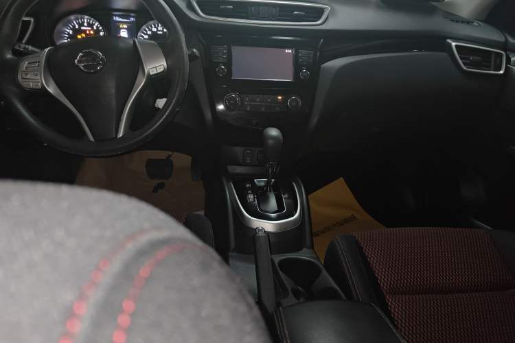 Used Nissan Qashqai 2017 2.0L CVT Elite Edition China V Standard Gear Lever