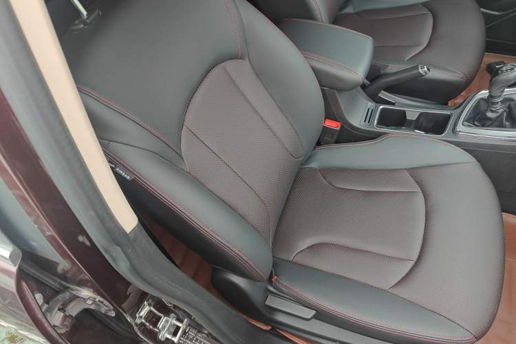 Used Baojun 560 2016 1.8L Manual Luxury Edition