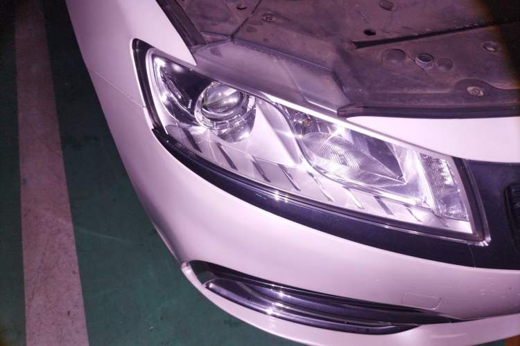 Used Geely Auto Emgrand GT 2017 2.4L Zunya Model Right Front Headlight