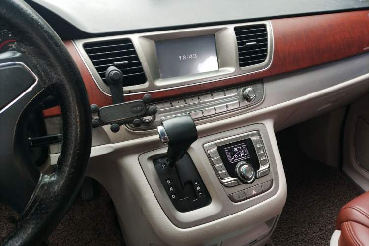 Used SAIC MAXUS G10 2014 2.0T Automatic Elite Edition