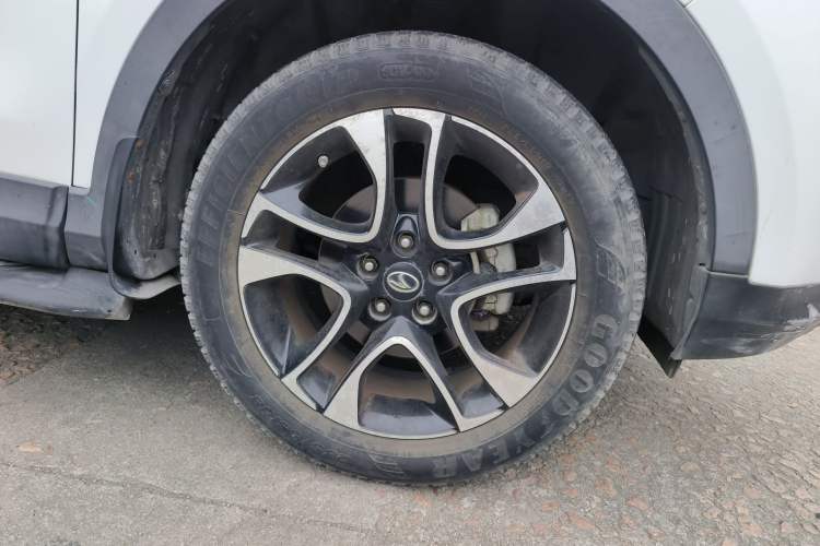 Used Soueast DX7 2015 1.5T Manual Luxury Model
