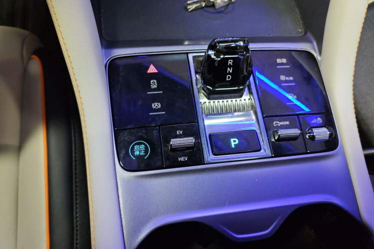 Used BYD Song PLUS New Energy 2024 HONOR Edition DM-i 110km Flagship Model Gear Lever