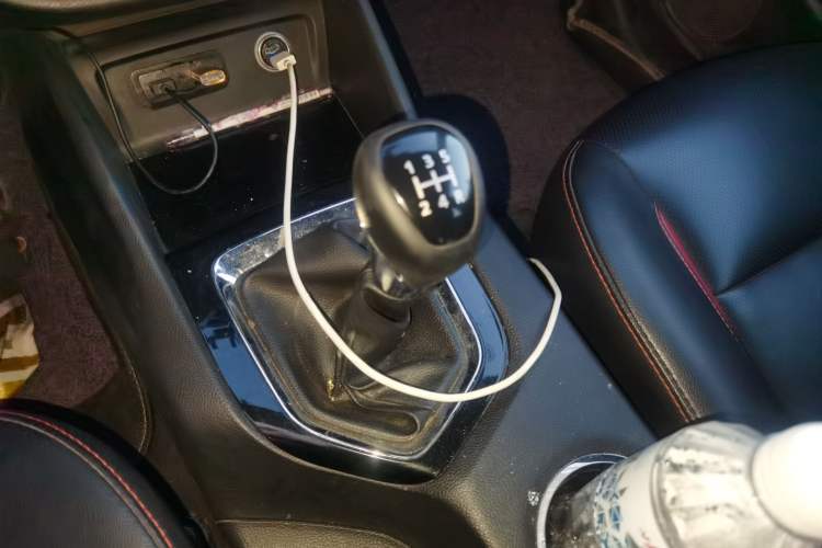 Used Soueast DX3 2016 1.5L Manual Luxury Edition Gear Lever