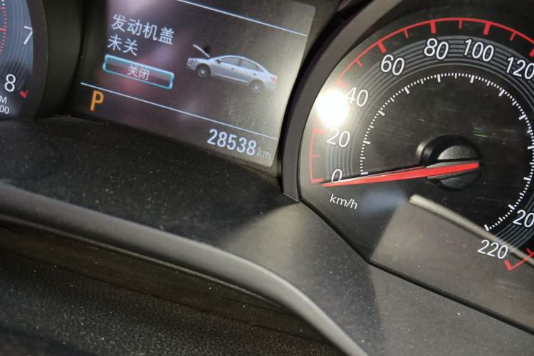 Used Chevrolet Monza 2019 RS 330T Automatic Comfort Edition China VI Standard Odometer Close Up