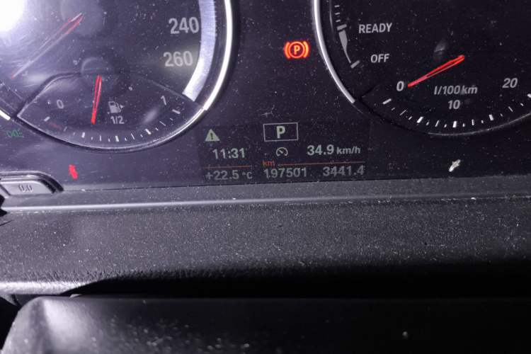 Used BMW 1 Series 2018 118i Sport Edition Odometer Close Up