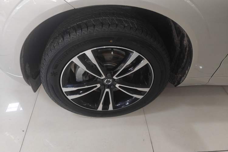 Used Volvo XC60 2019 T5 4x4 Zhiyuan Edition China VI Standard
