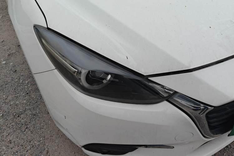 Used Mazda 3 Axela 2017 Sedan 1.5L Automatic Luxury Model Emission Standard China V
