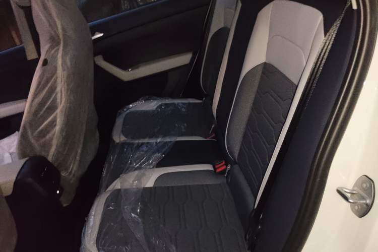 Used Volkswagen Tharu 2026 Model Xinrui 300TSI Ruiyi Edition Left Rear Seat