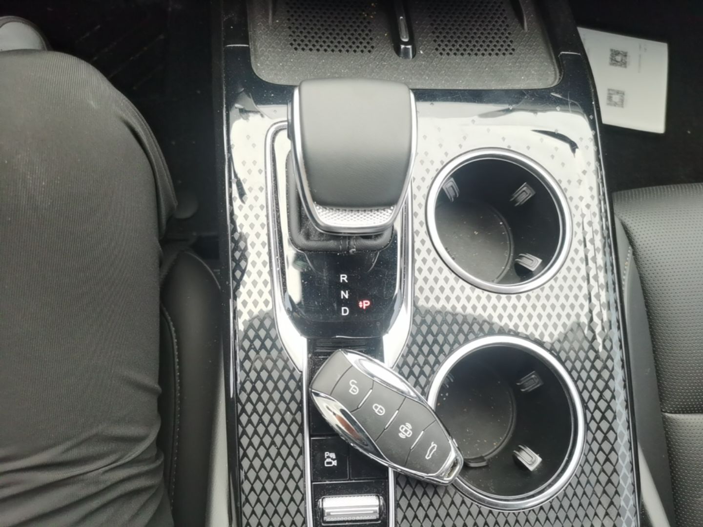 Hongqi HS3 PHEV 2025 Model 117km Jingwei Edition — снимка 16