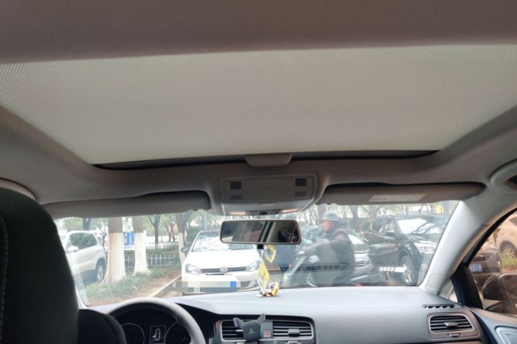 Used Volkswagen Golf 2017 1.6L Automatic Comfort Million-Vehicle Anniversary Edition