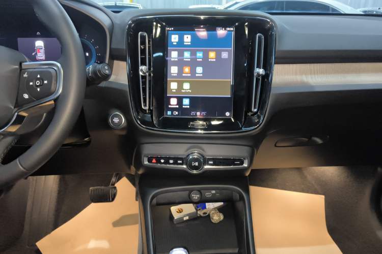 Used Volvo XC40 2023 B3 Zhiyuan Luxury Edition
