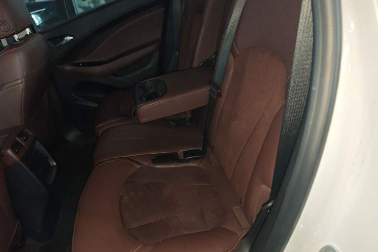 Used Buick Envision 2017 20T Two-Wheel Drive Luxury Model Left Rear Seat