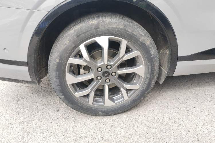 Used Ford Edge 2023 Ford Explorer L 2.0T EcoBoost Four-Wheel Drive 7-Seater Supreme Model Right Rear Wheel Hub