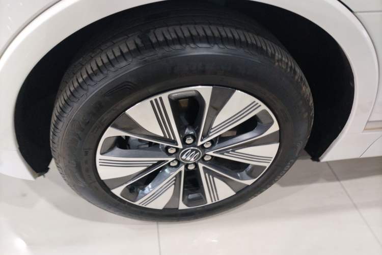 Used Buick E5 2025 Model 620KM Prestige Edition