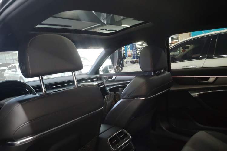 Used Audi A6L 2022 40 TFSI Luxury Dynamic Model Headliner