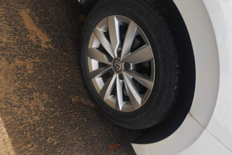 Used Volkswagen Bora 2019 1.5L Automatic Elite Version Right Front Wheel Hub