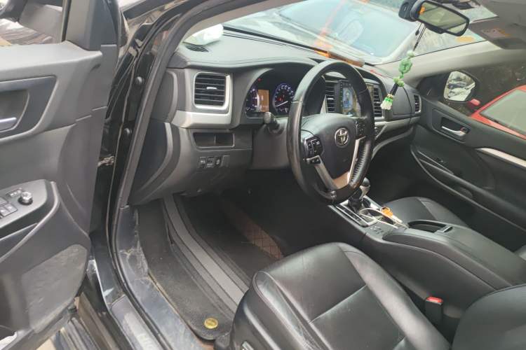 Used Toyota Highlander 2017 2.0T Four-Wheel Drive Luxury Navigation Version 7 Seats
