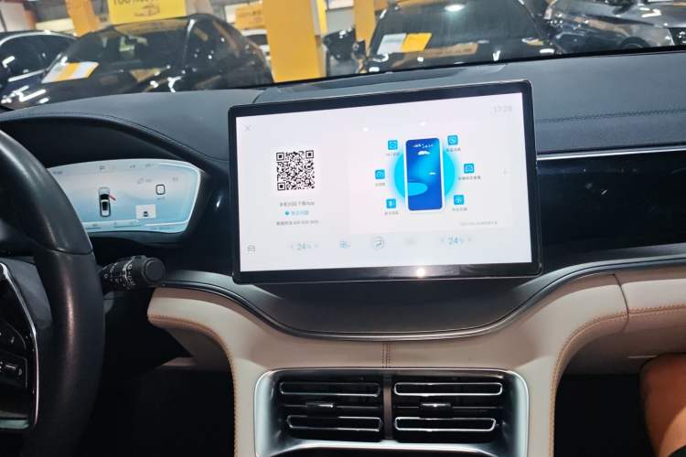 Used BYD Song PLUS New Energy 2024 HONOR Edition DM-i 150km Flagship PLUS Audio And AC Panel