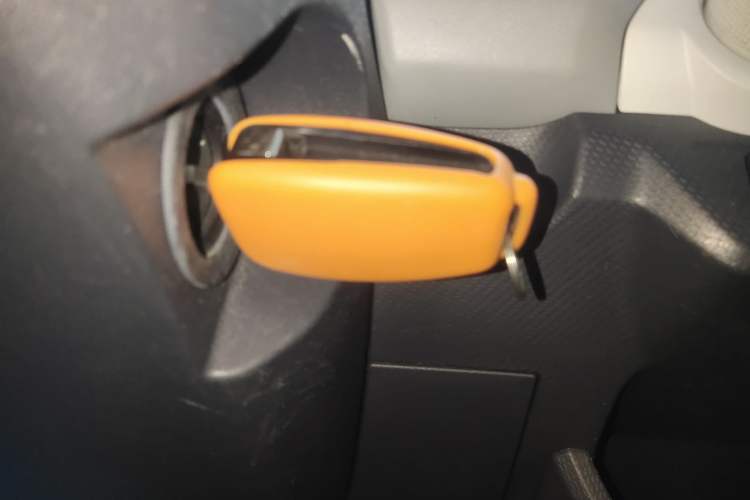 Used Chery QQ Ice Cream 2022 170km Sundae Phosphate Lithium-Ion Vehicle Key