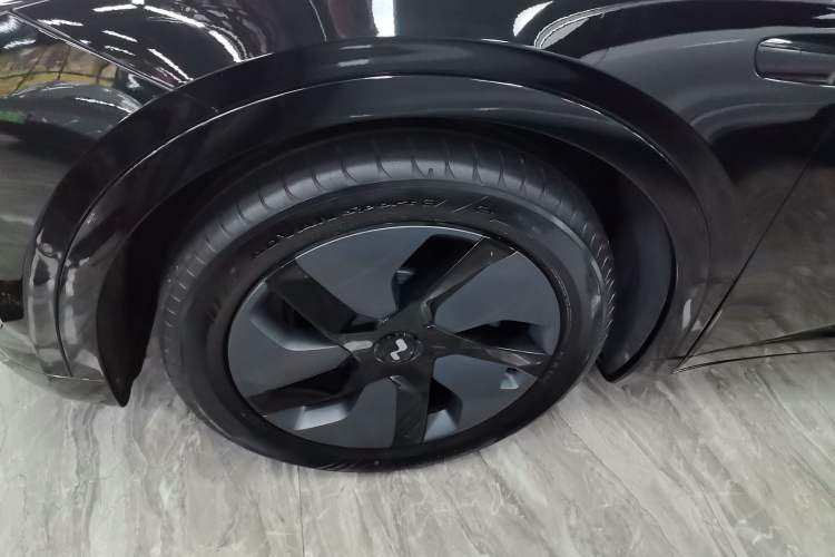 Used ONVO L60 2024 60 kWh Rear-Drive Version Left Front Wheel Hub