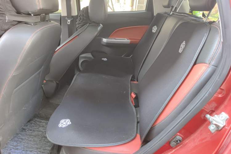 Used CHANGAN Benni 2015 1.4L IMT Sunroof Version China IV Standard
